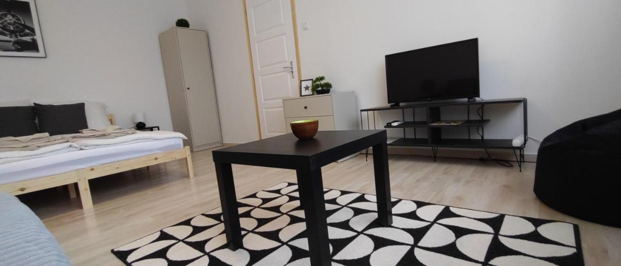 Blue Moon Apartman Eger Zewnętrze zdjęcie